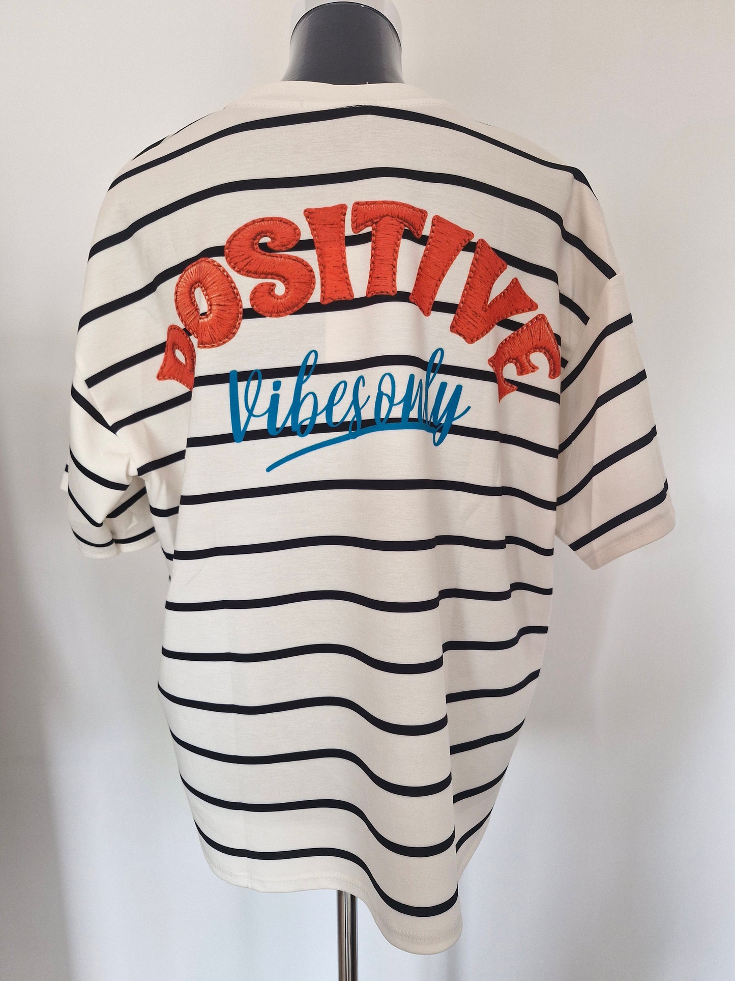 Tee shirt " positive vibes"