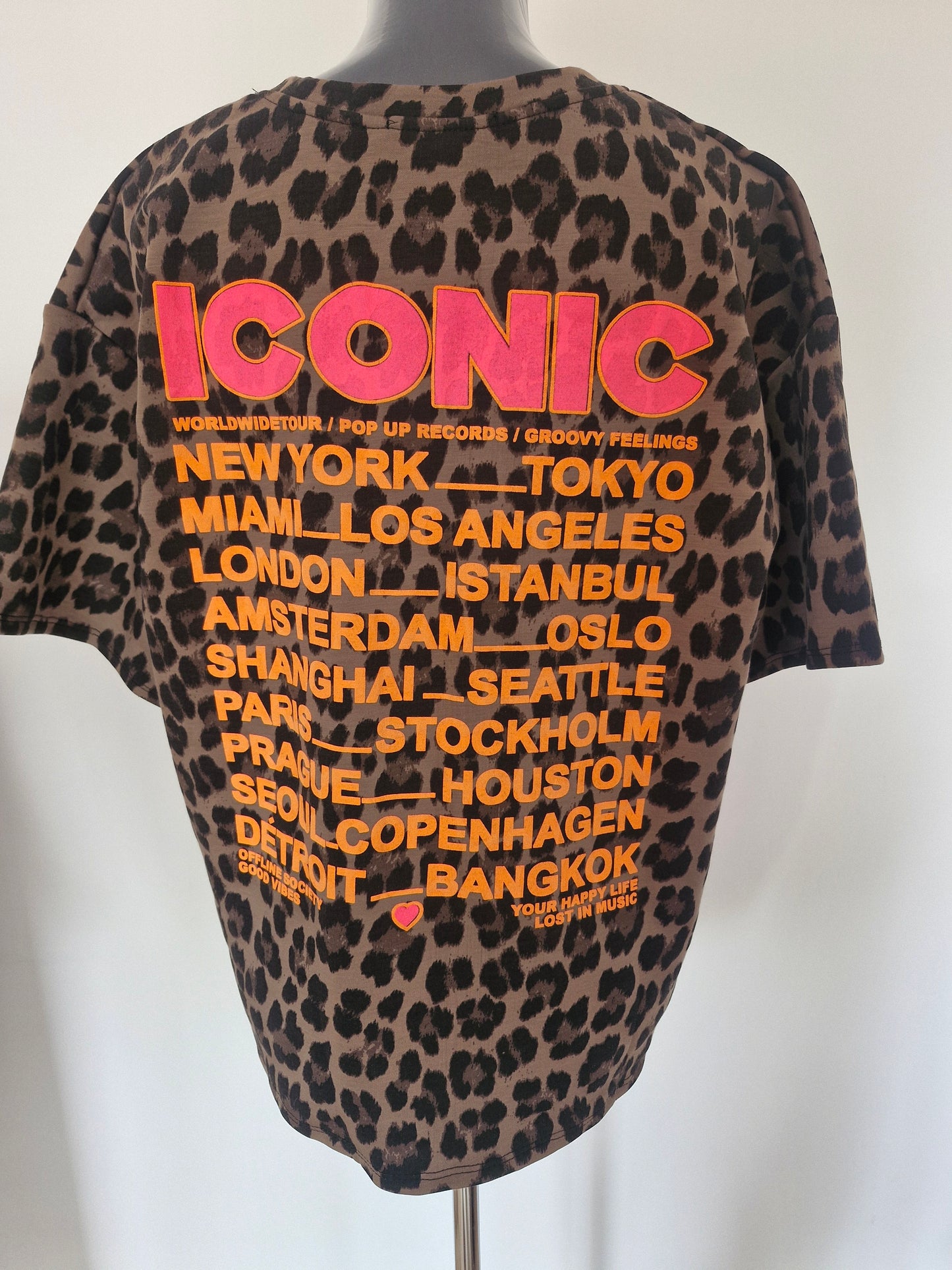 Tee shirt léopard " Iconic"